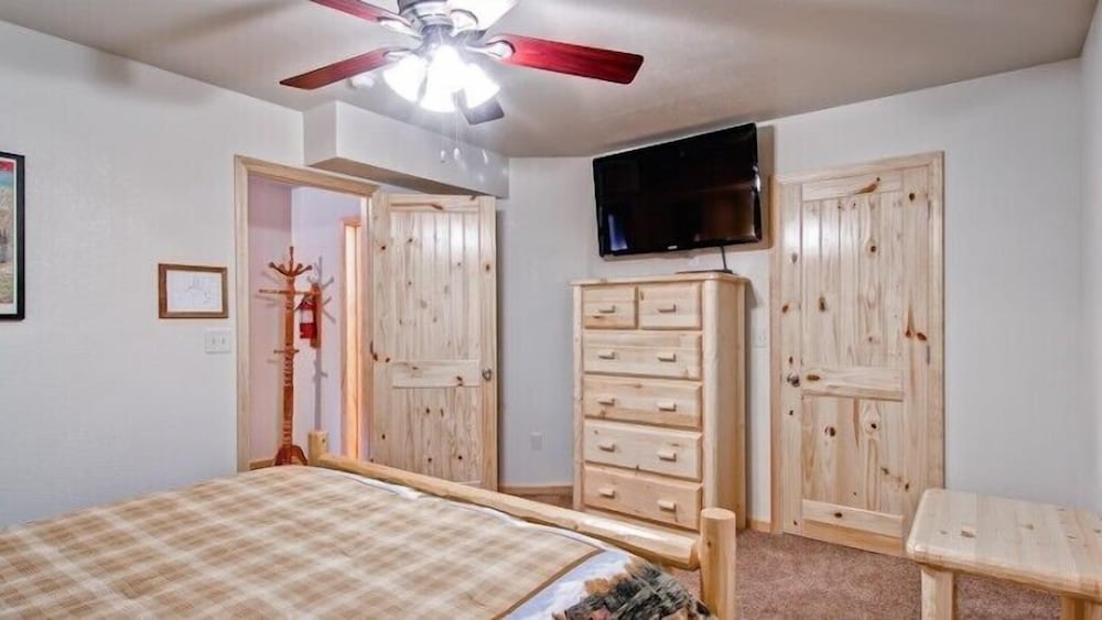 Scenic Wonder Explorer Retreat 3 Bedroom view 4