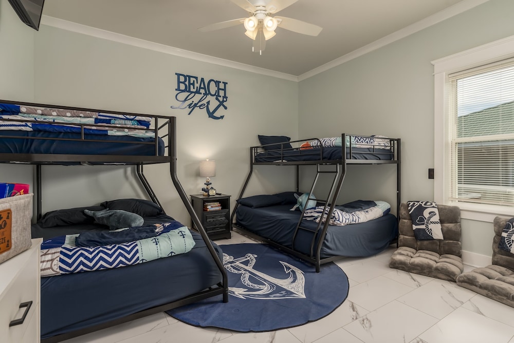 Bay Breeze - 2420 Bienville 4 Bedroom Home