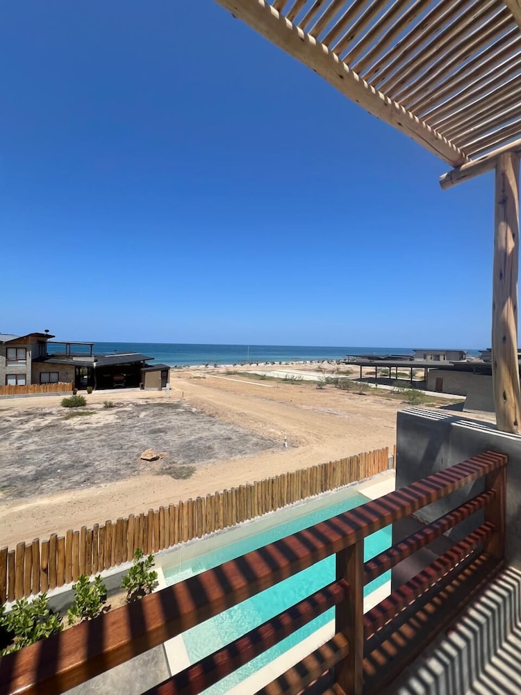 La Morada Punta Sal - Casa de playa frente al mar.