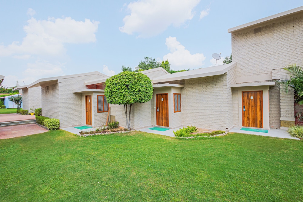 Bamboo Saa Sunrrise Wedding & Wellness Resort, Jaipur
