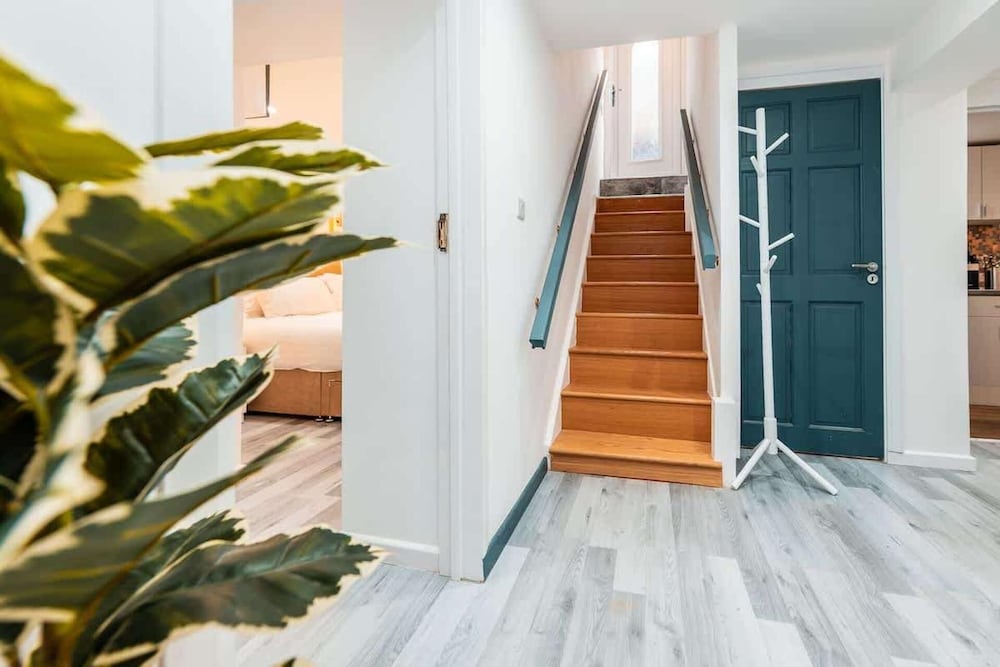 Sale 2-bedroom Apt - Sleeps 5 - Free Parking