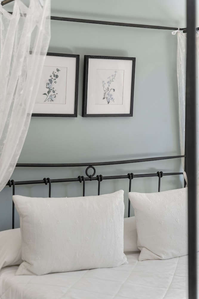 Aerinon Guesthouse