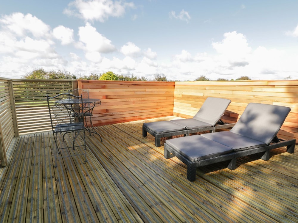 9 Meadow Retreat