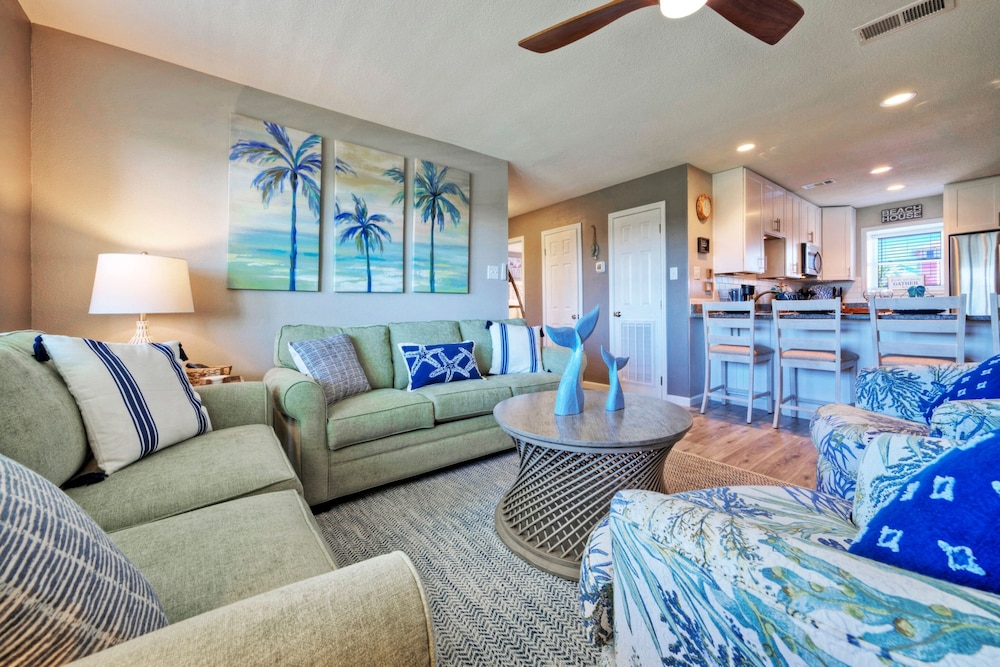 Blue Water Bliss by Avantstay Boardwalk to Beach