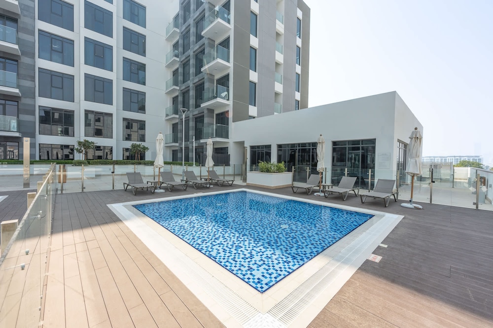 Contemporary 2BR in Azizi Greenfield - Meydan