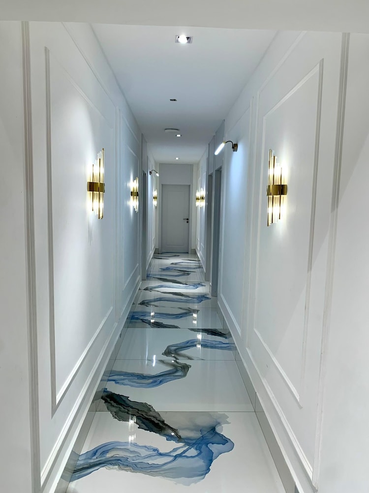 Sujimoto Residences