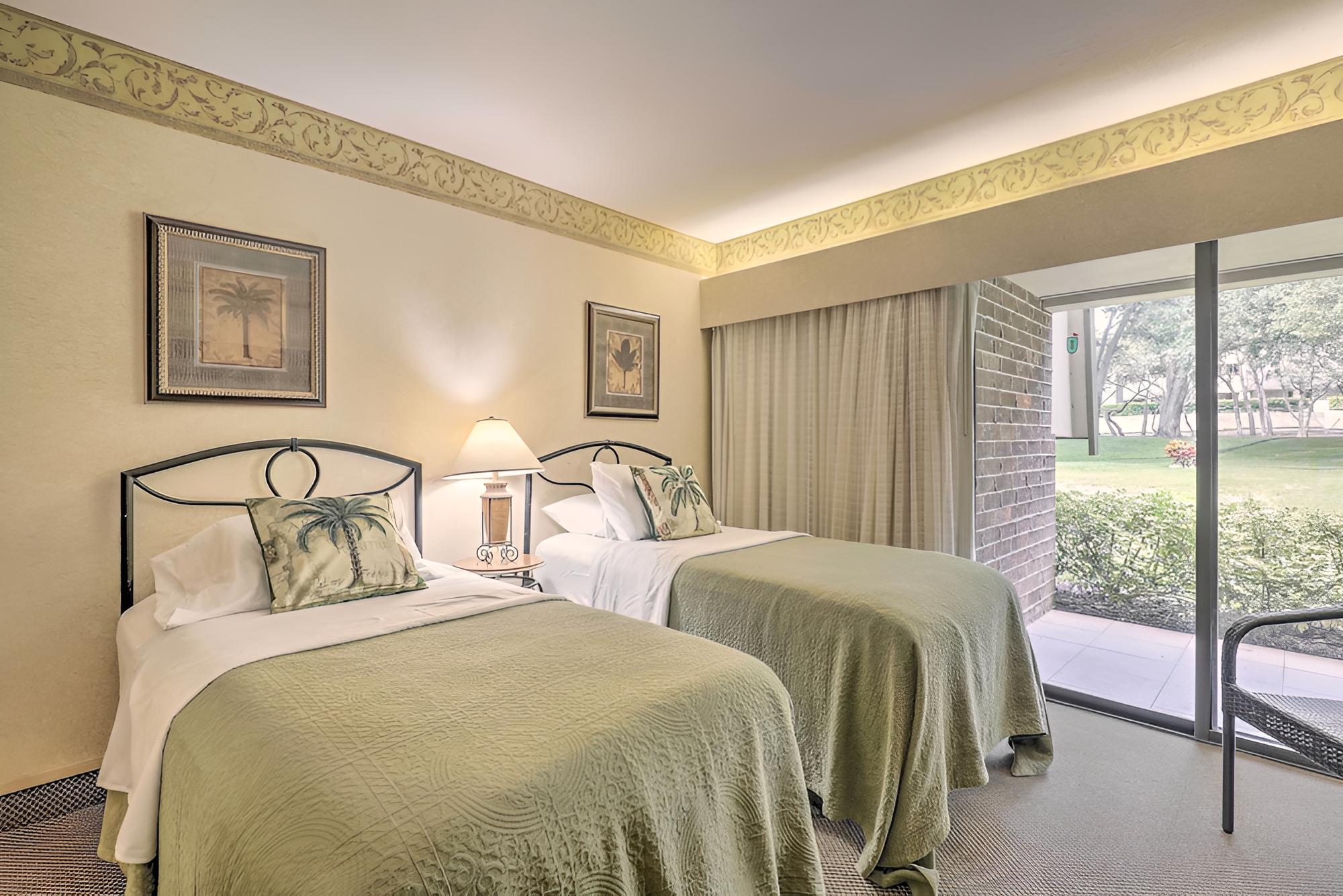 Sunny Palm Harbor Condo < 4 Mi to Crystal Beach! view 2