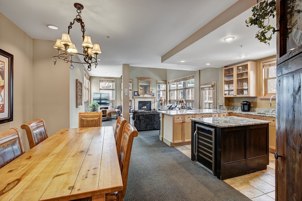 Fantastic Mountain Home Near Ski Lifts 3 Bedroom Condo