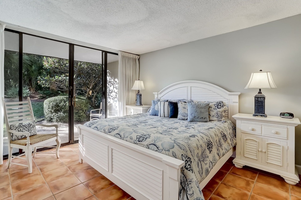 Omni Captains Court 1029 2 Bedroom Condo