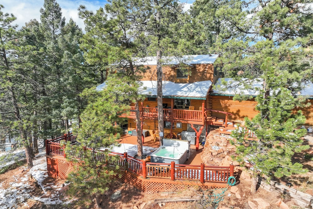 Log Lodge
