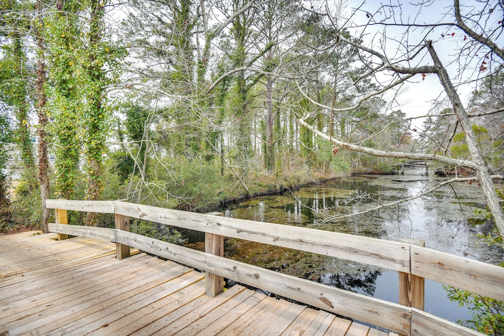Tiny House w/ Big Views: Cabin in Shiloh!
