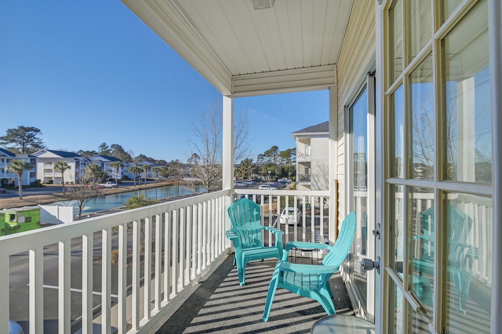 < 1 Mi to Golf: Condo w/ Balcony in Myrtle Beach!