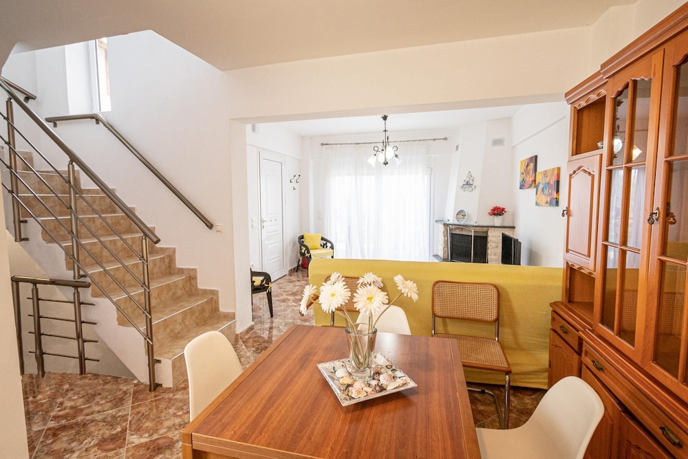 Thalia Maisonette No 5 by Travel Pro Services view 5