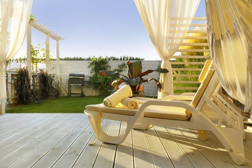 Beachside House in Kopan With Heated Pool