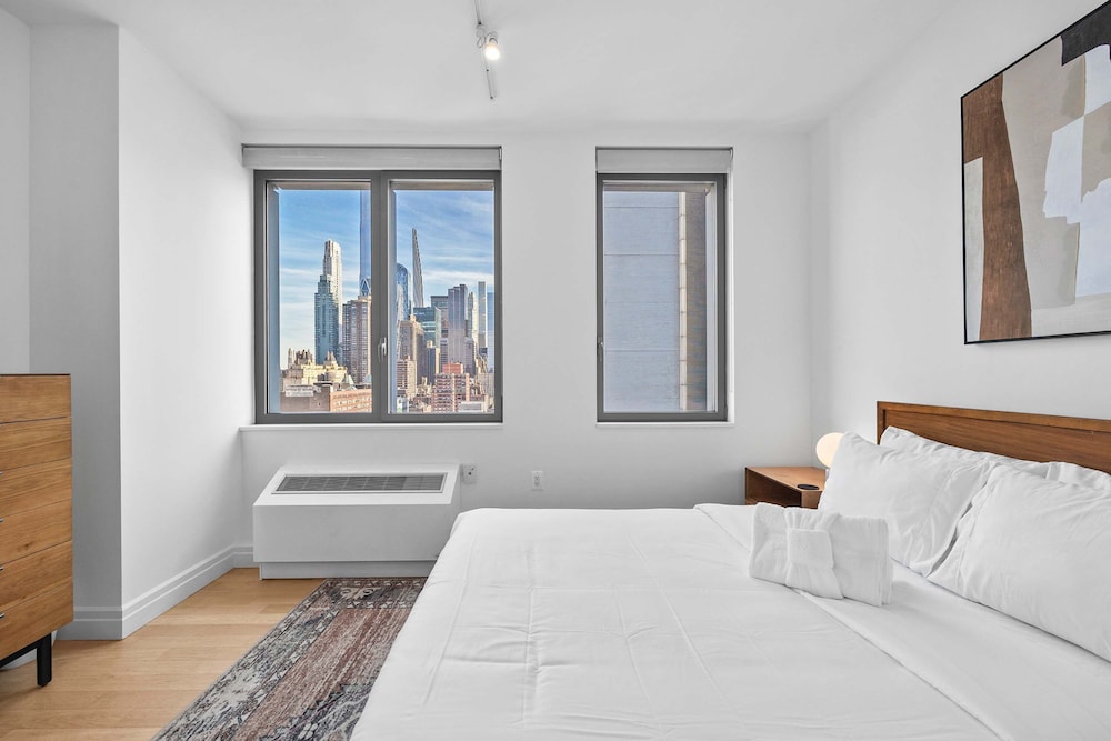 Forte Select Xxii by Rove 2BR Midtown West Apt