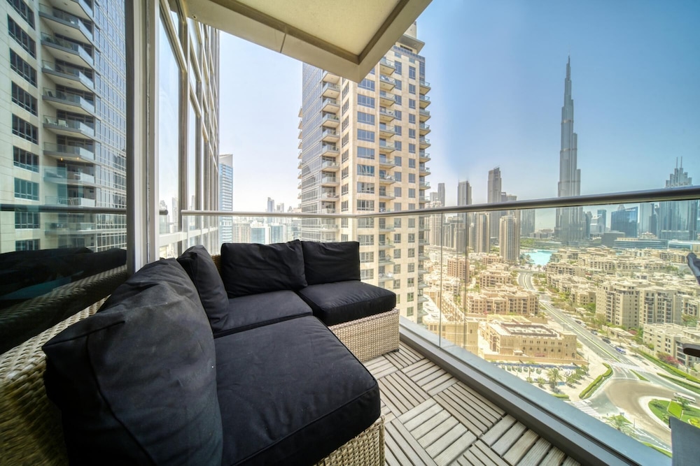 Relaxing Haven w Unparalleled Burj Khalifa Views