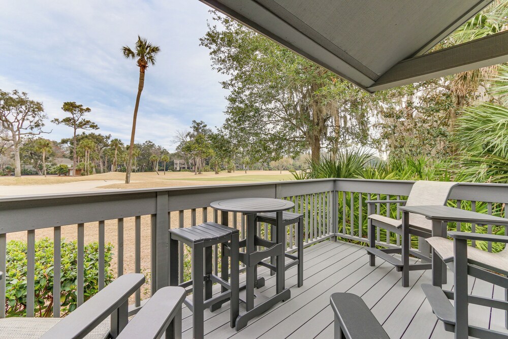 Walk to Community Beach: Coastal Carolina Condo