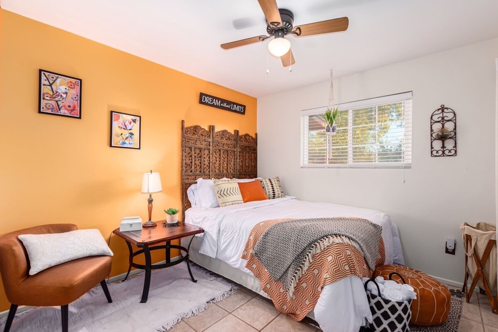 Sunset ASU Private Pool Updated Kitchen Baths