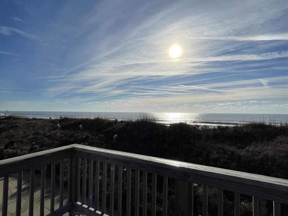 20 Ocean Odyssey Studio Bedroom Condo by RedAwning