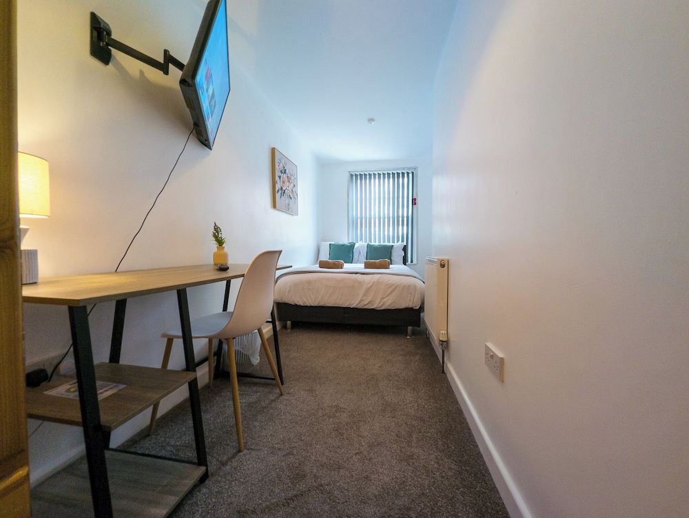 Casa Botique - Close To Gunwharf