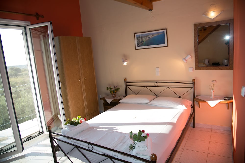 Almyros Studios & Apartments