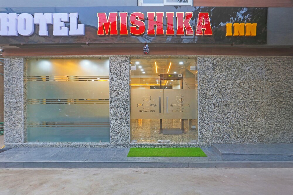 Fabhotel Mishika Inn