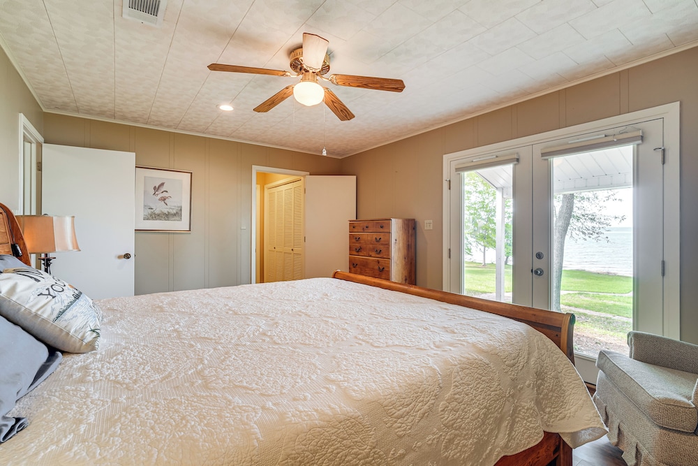 Lakefront Gem w/ Boat Dock & Fishing Pier in Many