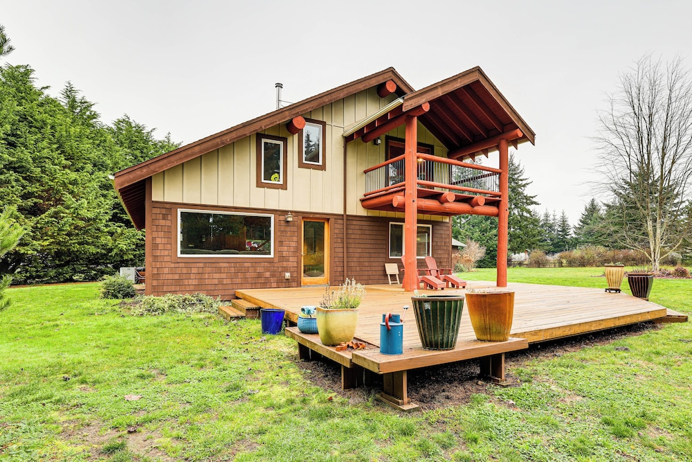 11 Mi to Olympic NP: Port Angeles Retreat w/ Deck