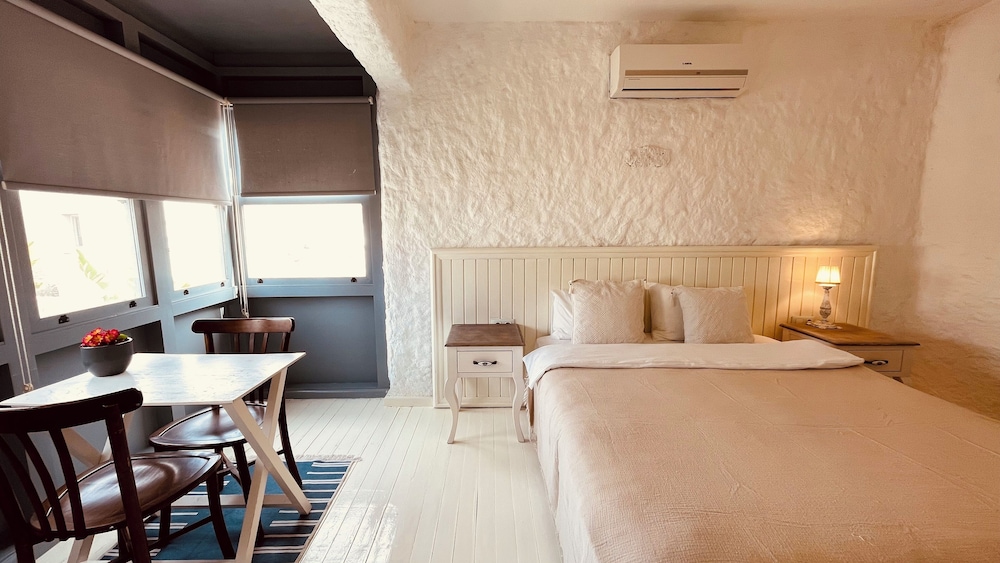 Mina Otel by Adda Alaçatı