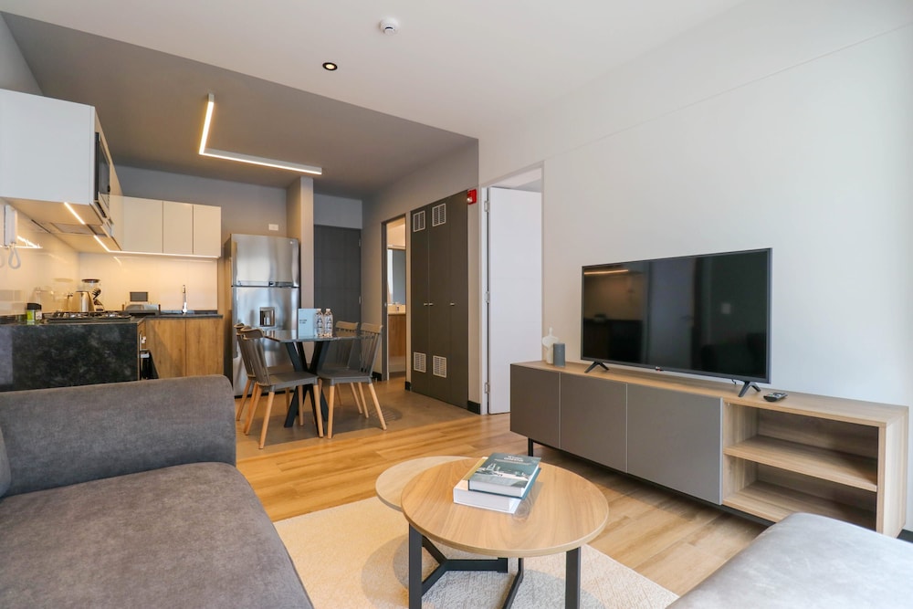 w Prestigious 2BR w Amazing Deco in San Isidro
