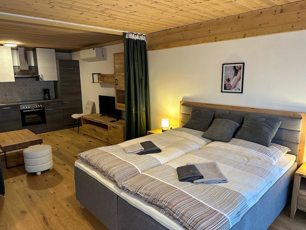 Appealing Apartment in Saalfelden Near Lake