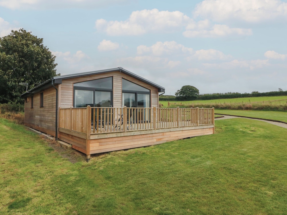 Cove Lodge