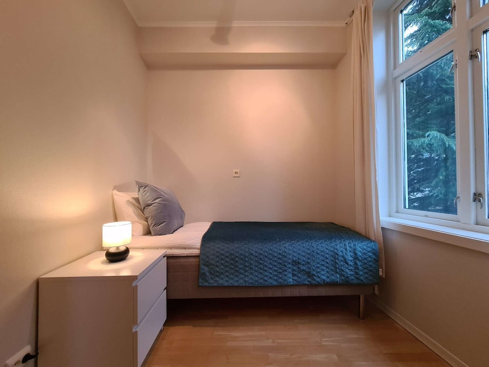 Beautiful 2-bedroom In City Center, With Balcony and Free Parking view 5