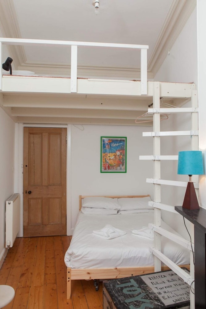 Amazing 4 Bedroom Apartment Just Off The Meadows