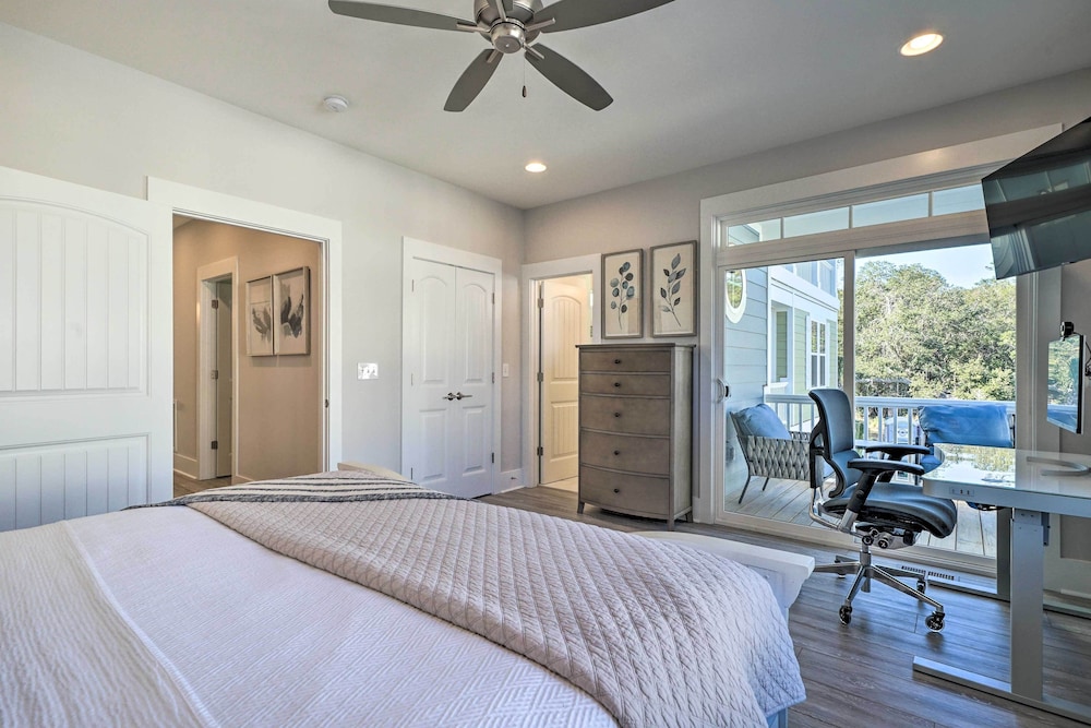 Kure Beach Townhome: Short Walk to the Beach! view 3