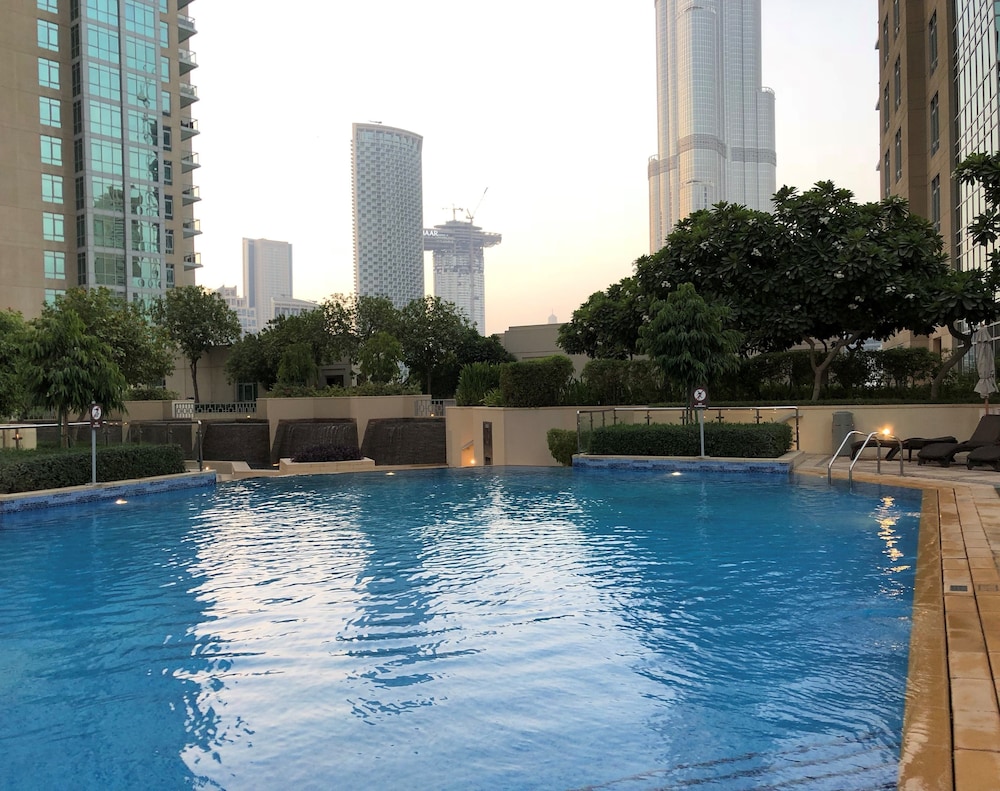 Ultimate Stay 4BR Burj Khalifa view