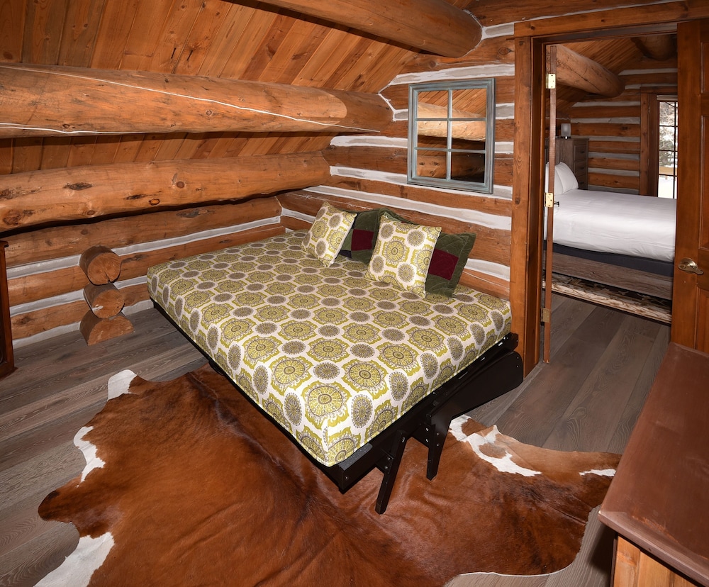 Timbercreek #10b 3 Bedroom Home by RedAwning