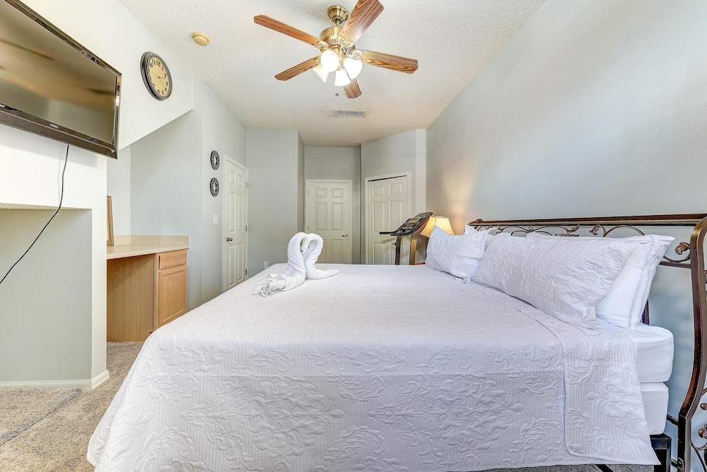 Orlando and Kissimmee Town homes by MyOrlandoStay