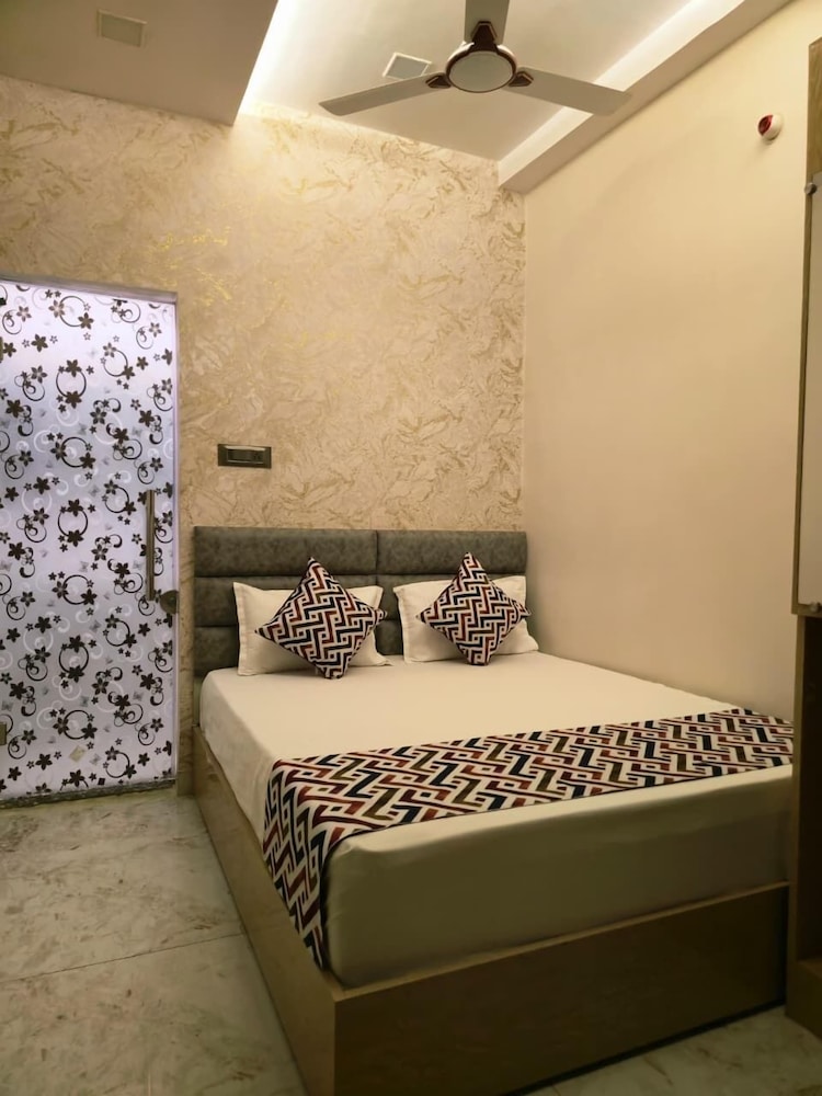 Hotel Shiv Grand SV