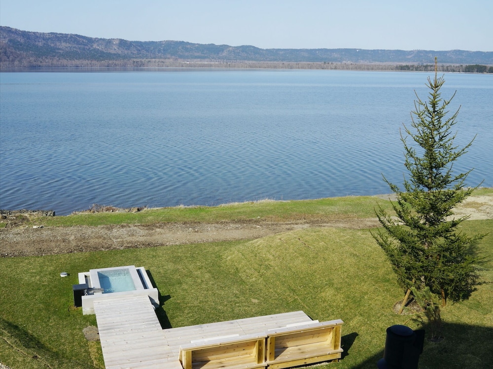 Sansui Lakeside Villa