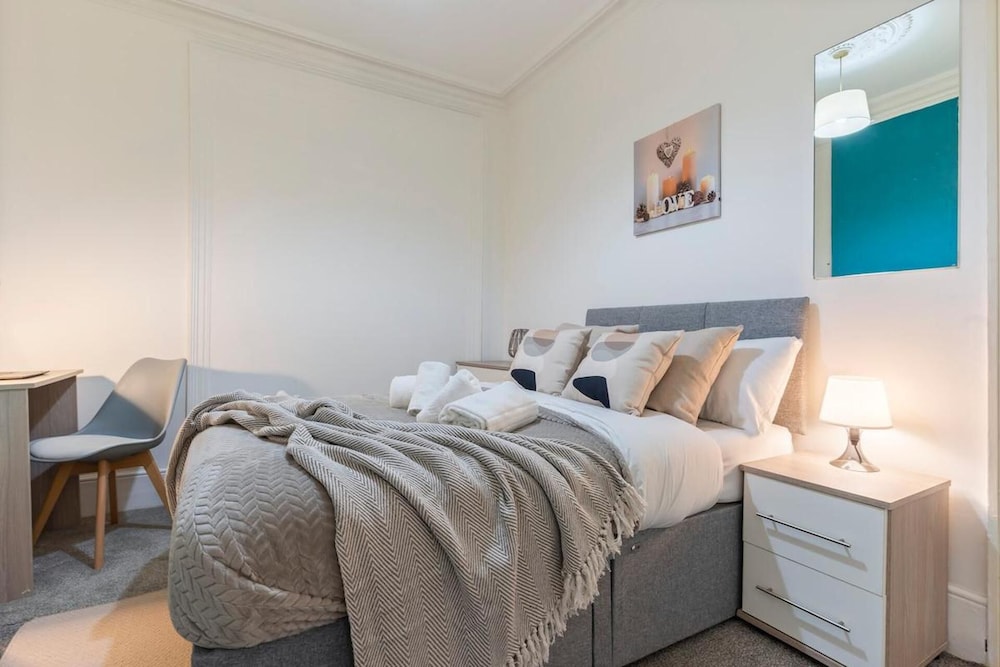 Family London Luxe House With 4 Bedrooms view 3