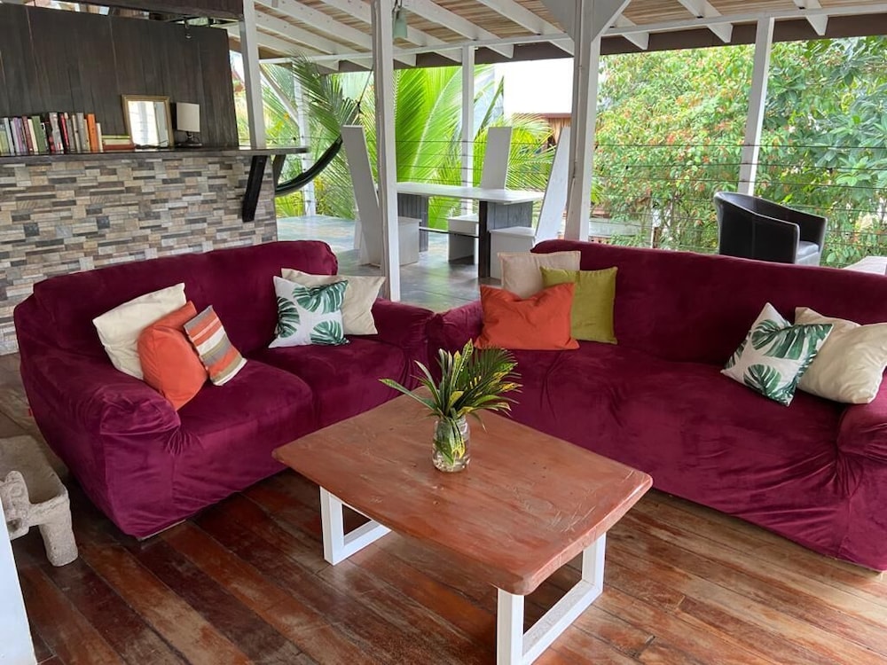 Lizard King Hotel & Suites