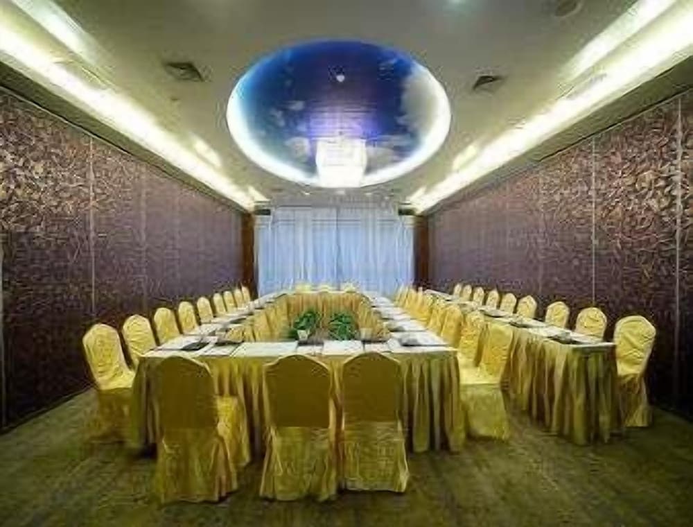 Ramada Longyan