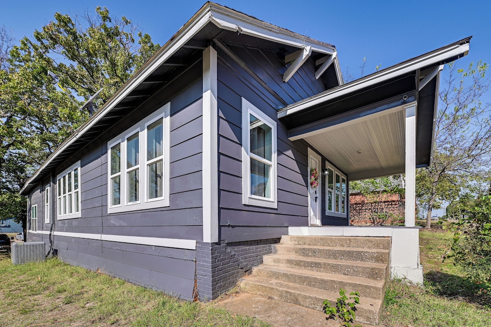 Near Campus & Casino: Family-friendly Durant Home! view 5