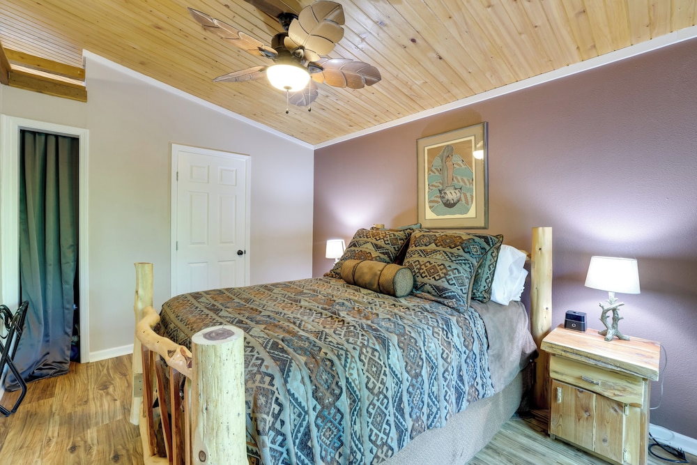 Creekside Nature Escape in Southwest Missouri