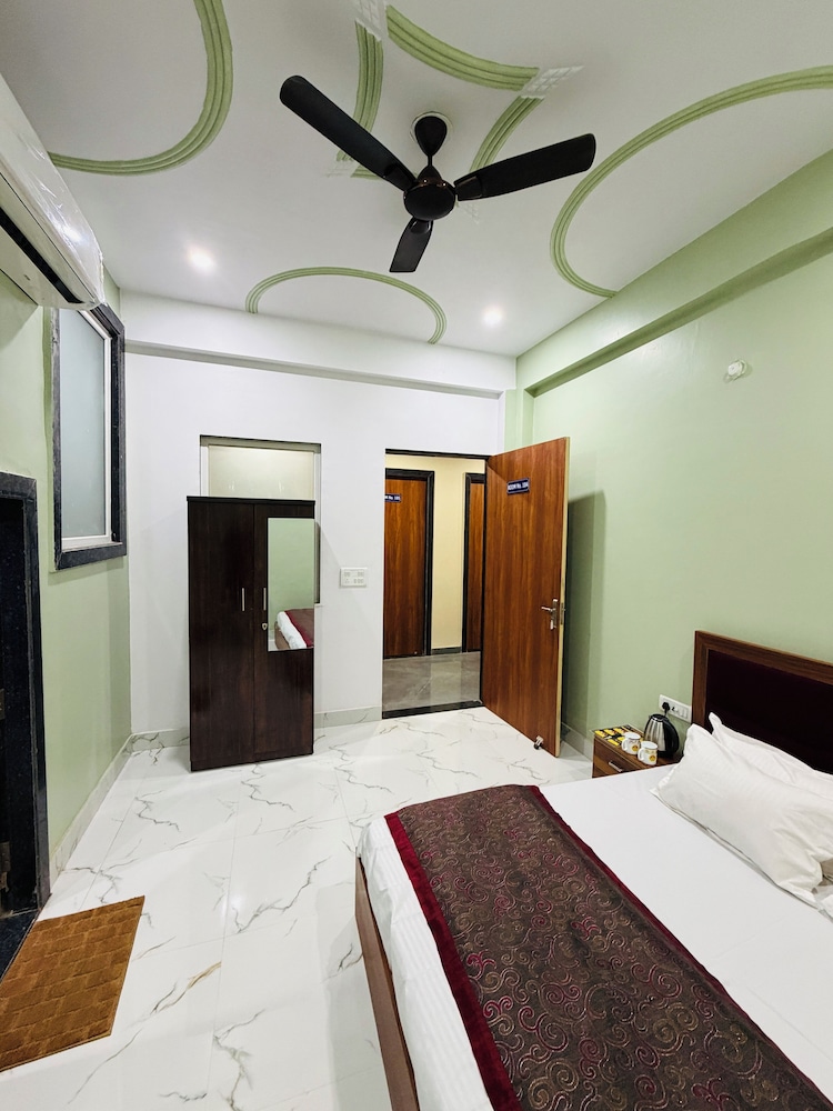Hotel Shri Ji Nikunj Vrindavan