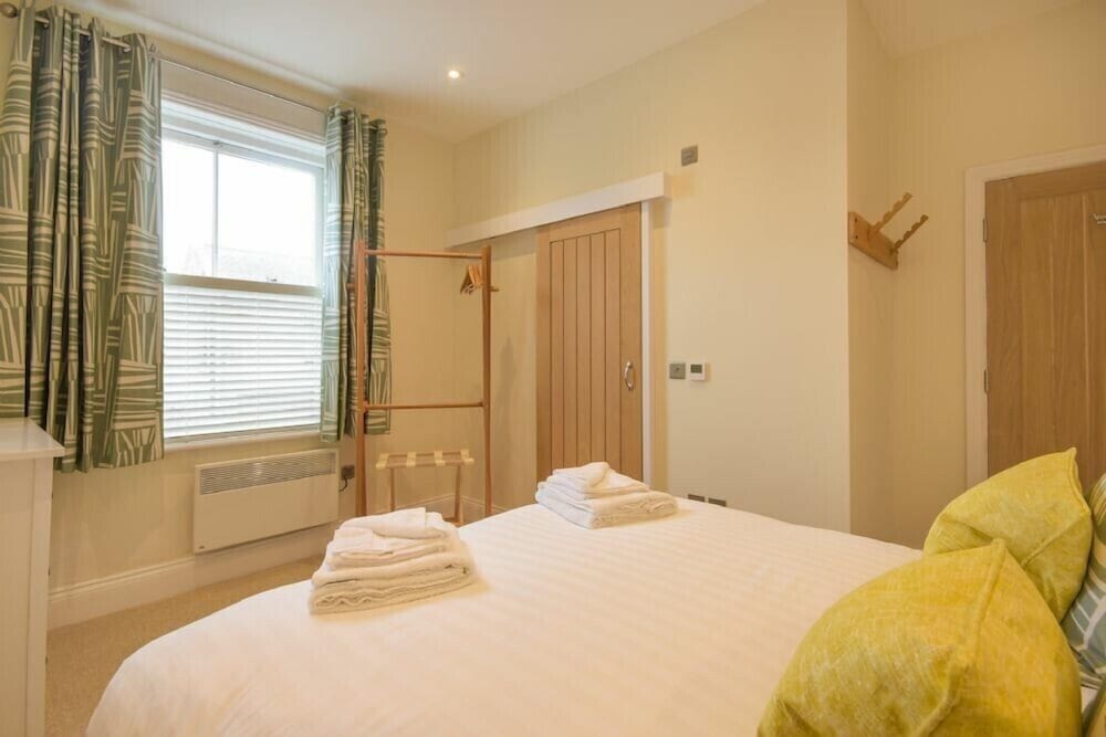 Dolphin Stone Lodge