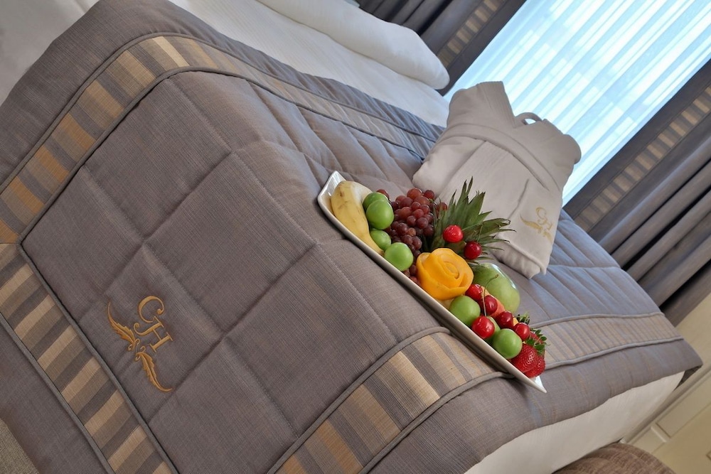 Cassiel Otel - Image 36