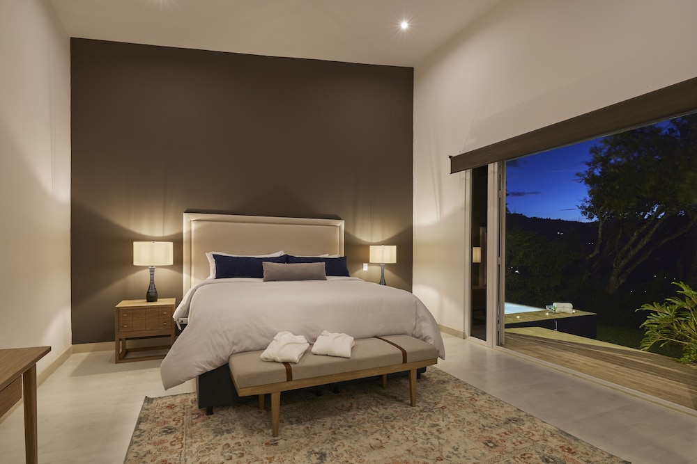 Deluxe Casa Tulkana Mountain Villa Roman view 3