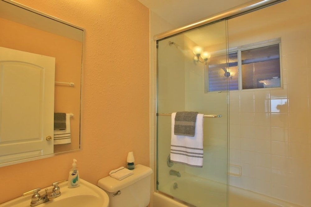 Ocean Front Beach Walking Distance To Flagler 4 Bedroom Home by RedAwning